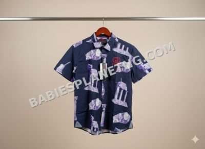 navy blue short-sleeve button-down shirt.010