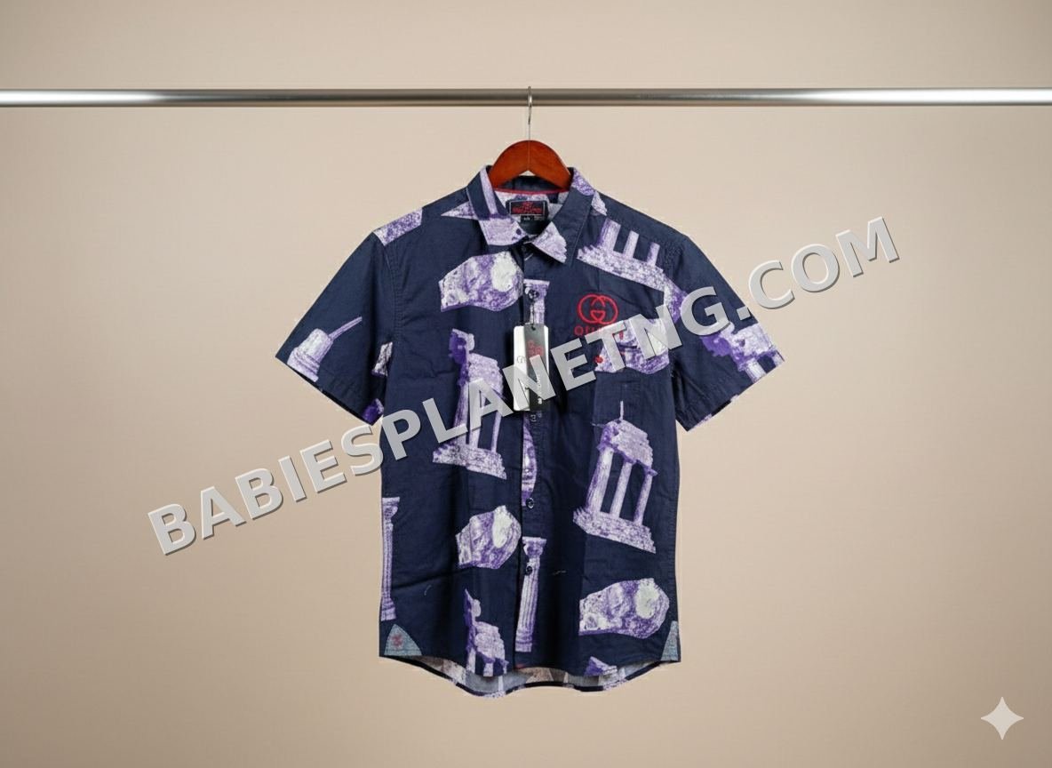 navy blue short-sleeve button-down shirt.010