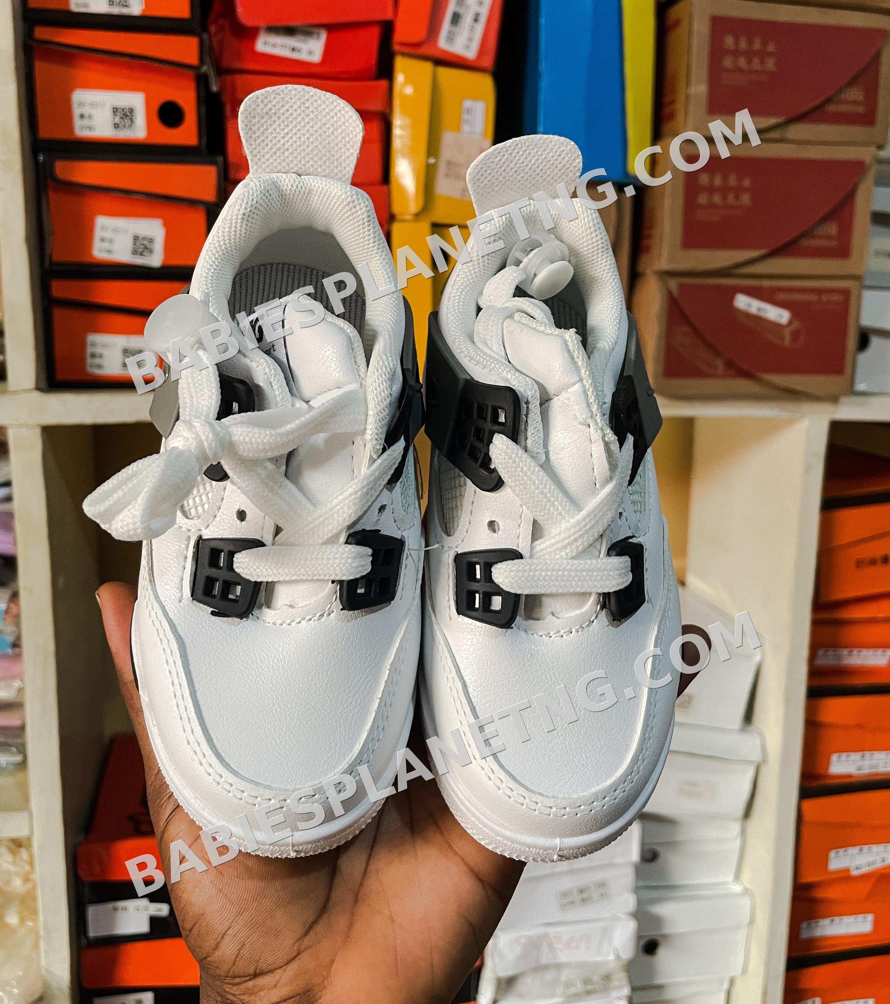 White Sneakers Unisex