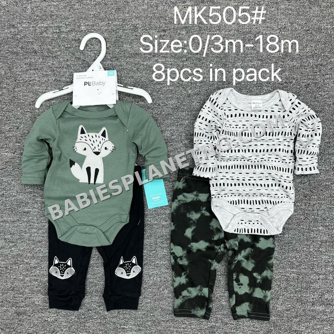 8-piece baby clothing in sizes 0/3m - 18m